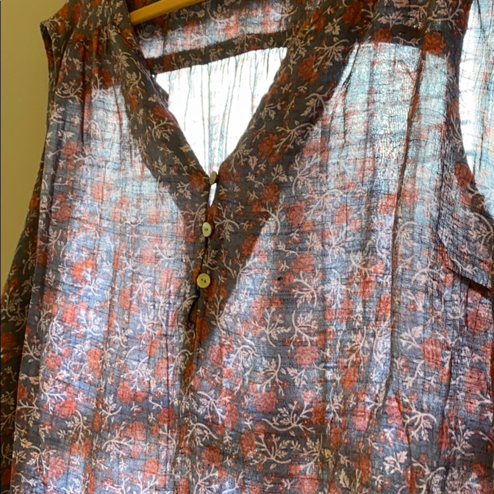 Faded Glory Floral Sleeveless Blouse